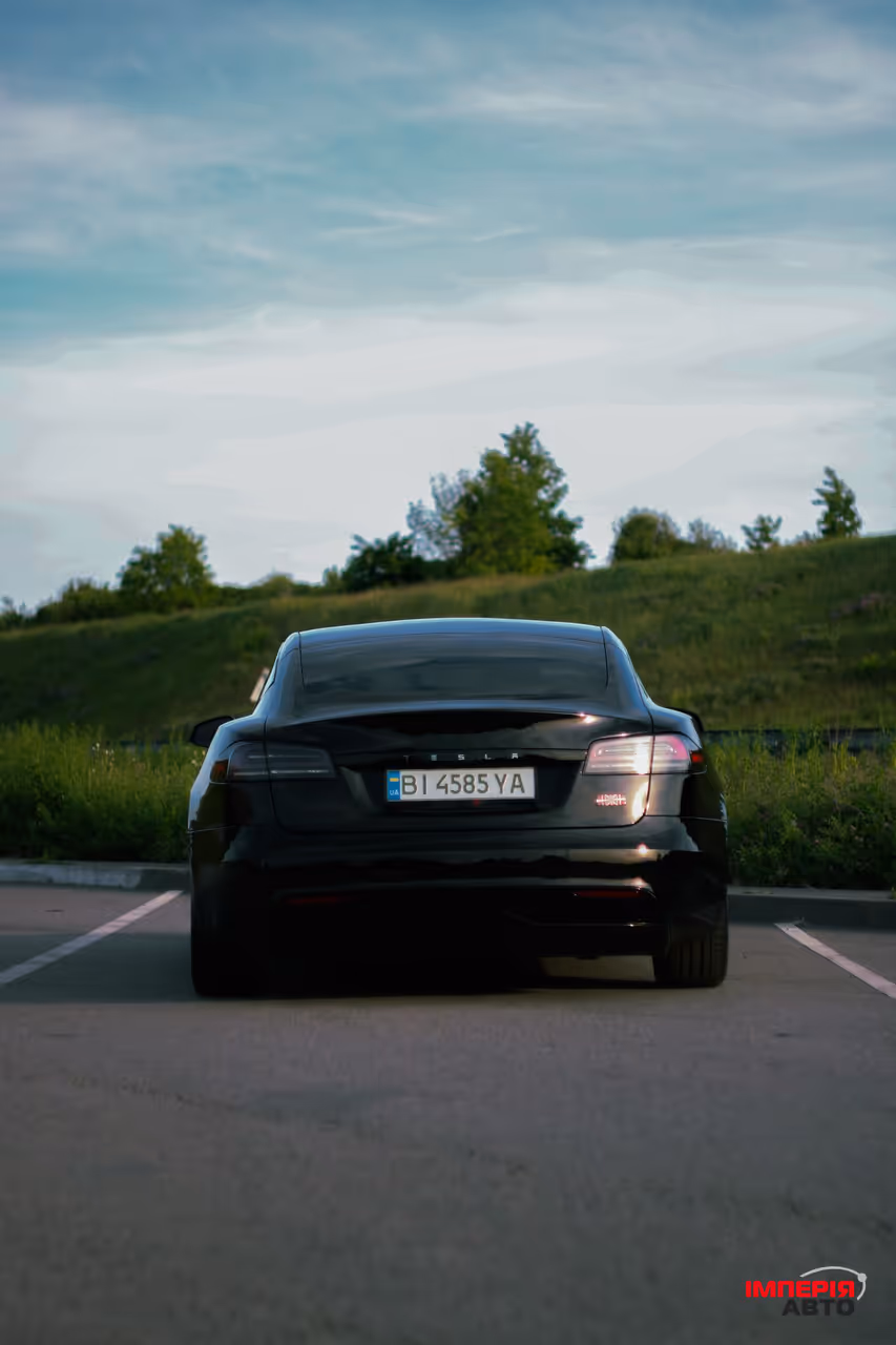 Tesla Model S - фото 35
