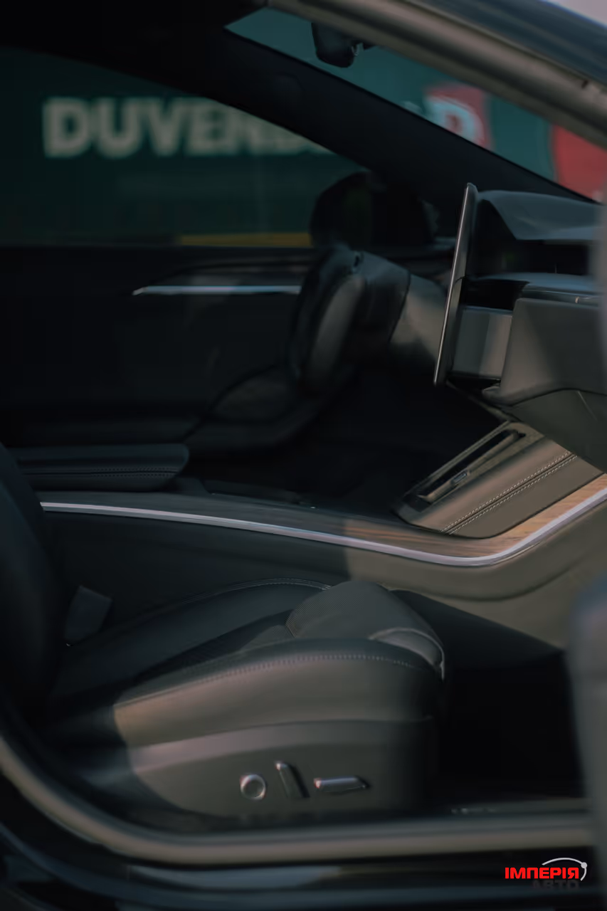 Tesla Model S - фото 28