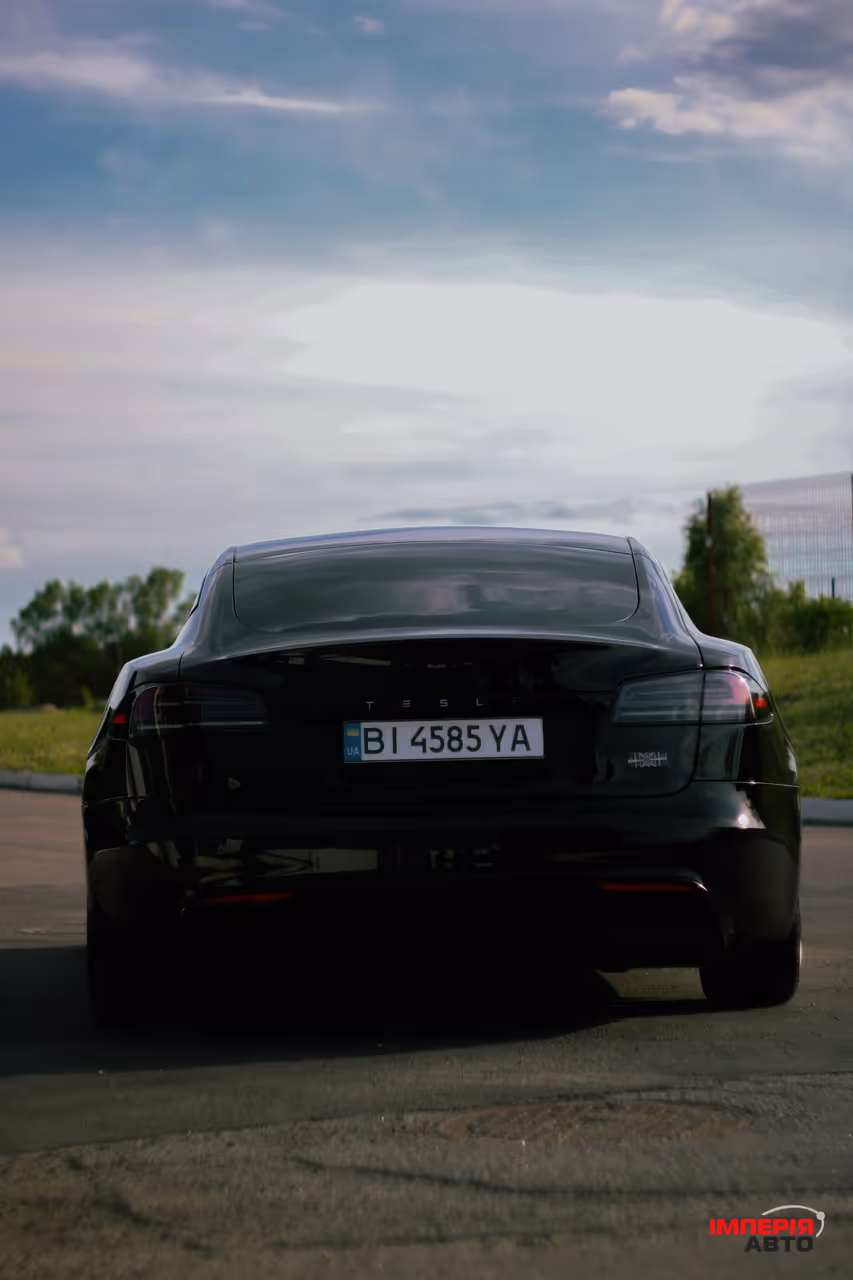 Tesla Model S - фото 16