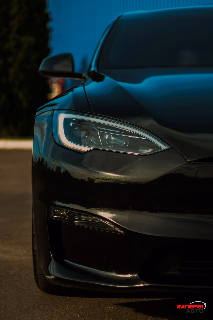 Tesla Model S - фото 8