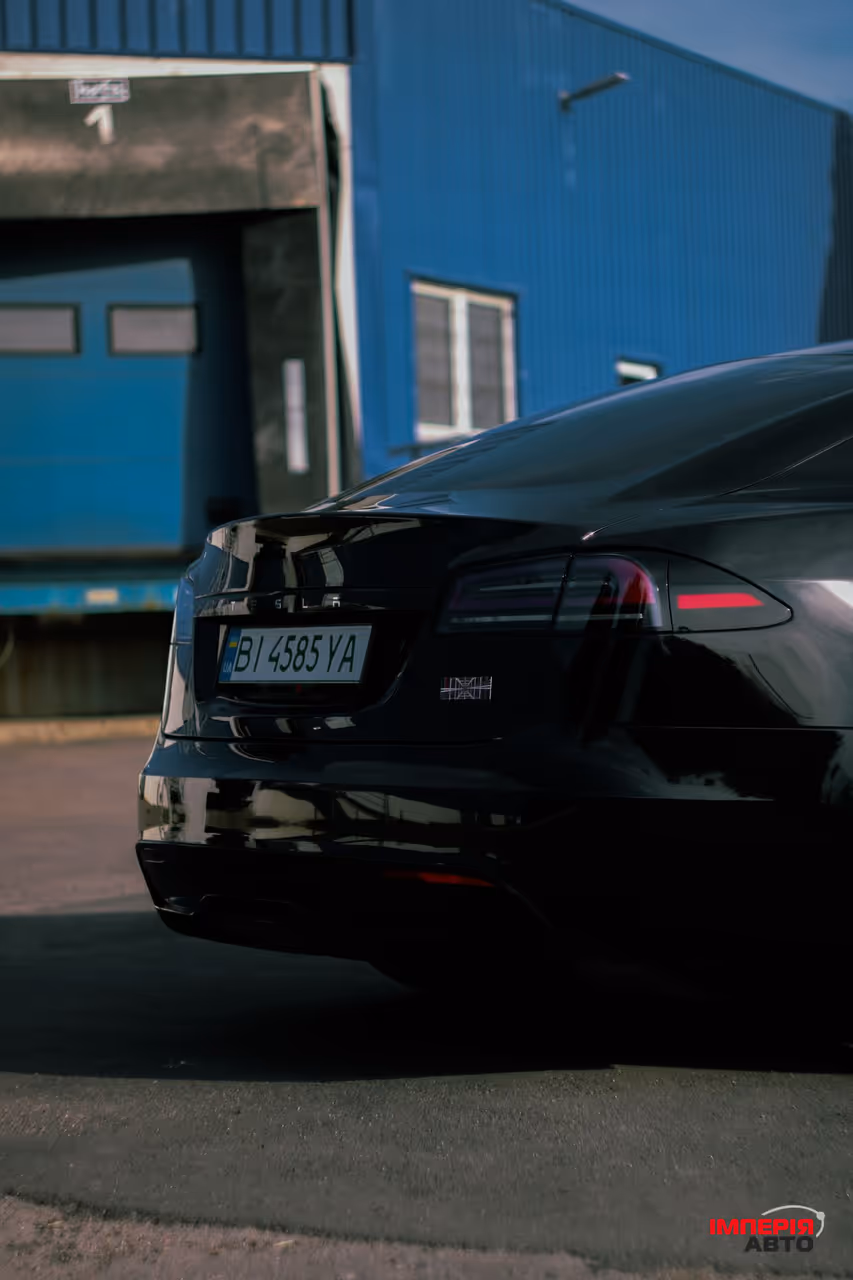 Tesla Model S - фото 15