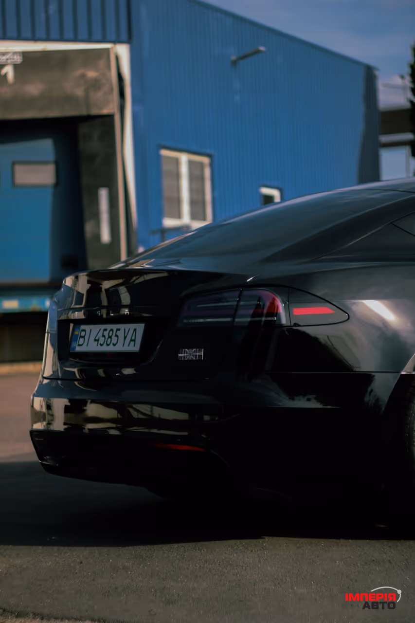 Tesla Model S - фото 13