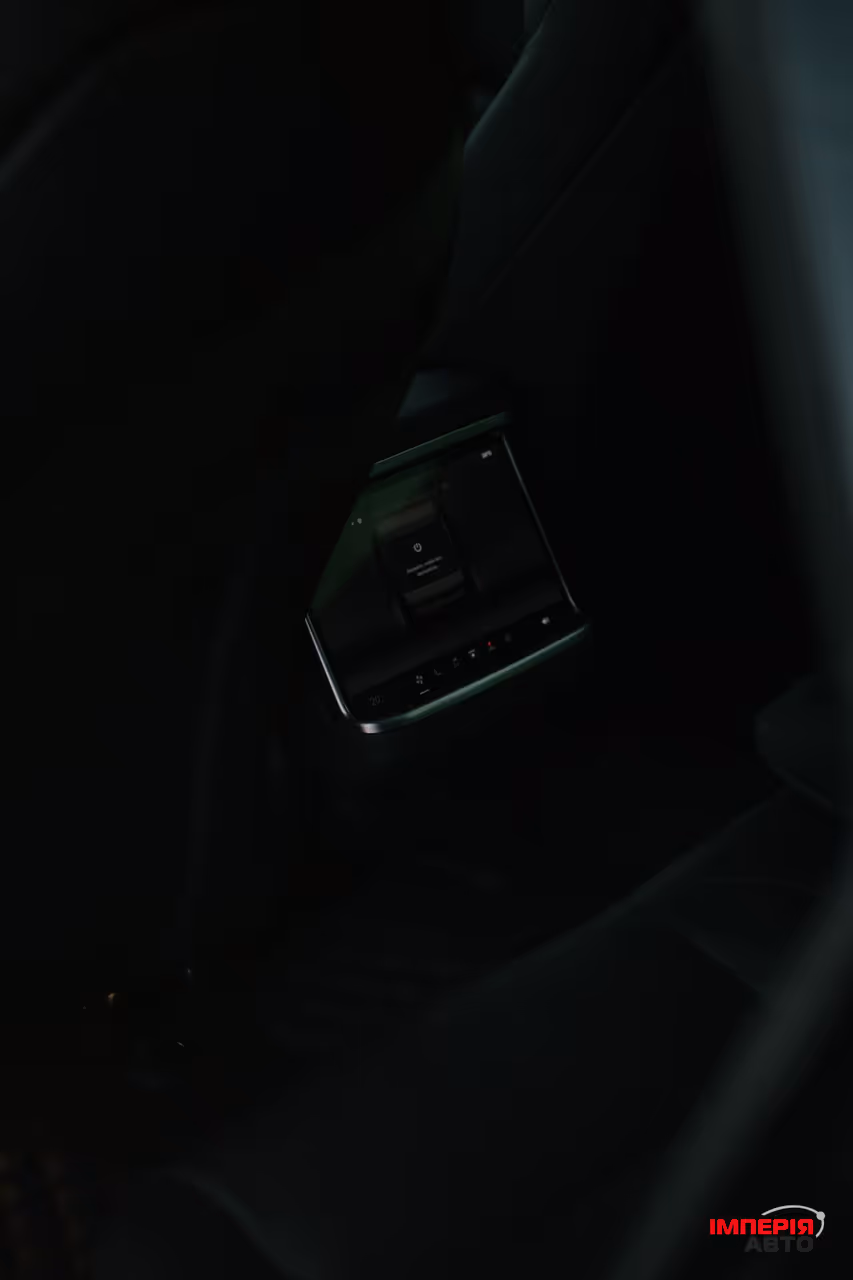 Tesla Model S - фото 21