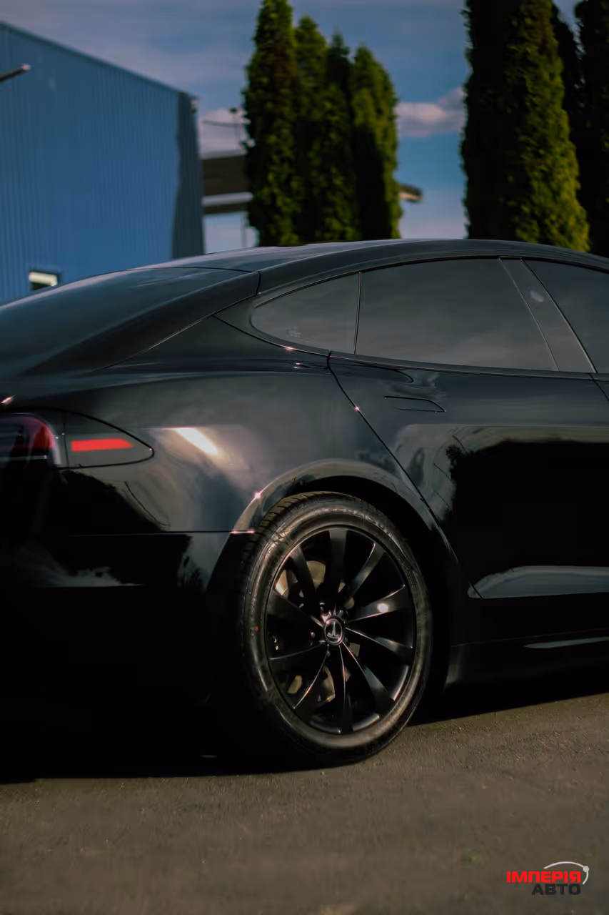 Tesla Model S - фото 14