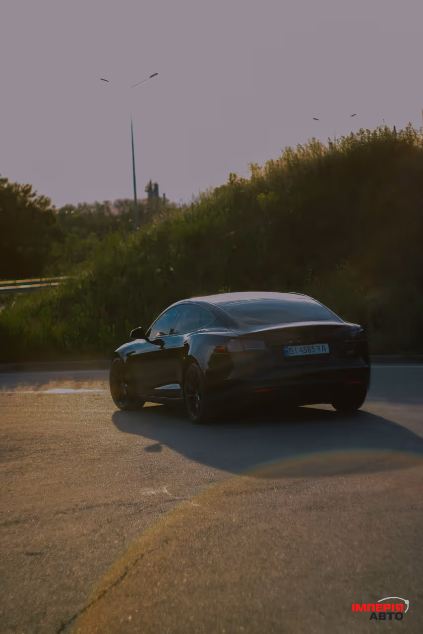 Tesla Model S - фото 50