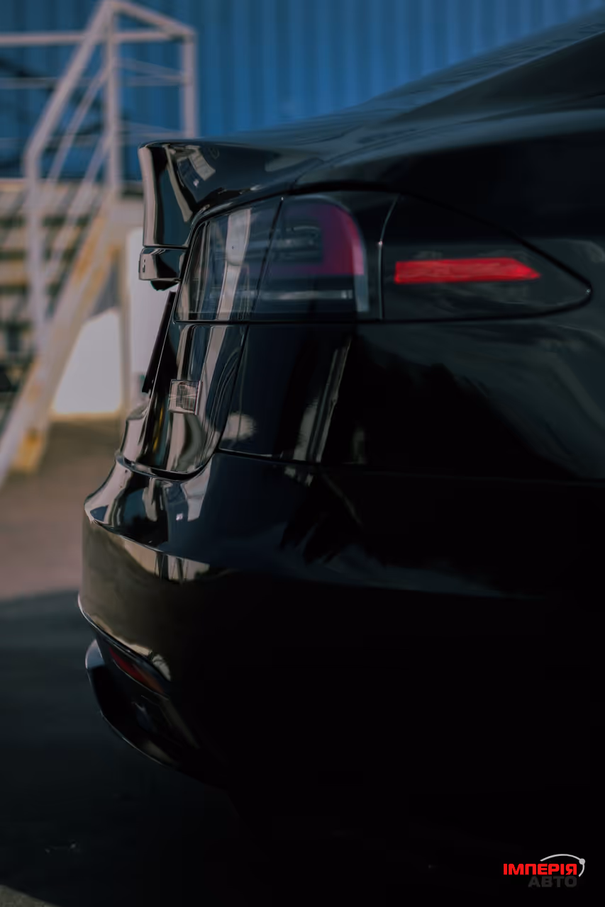 Tesla Model S - фото 11