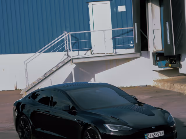 Tesla Model S - фото 5