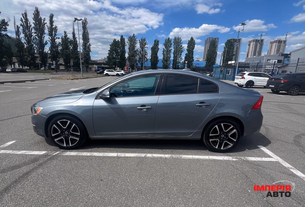 Volvo S60 - фото 8