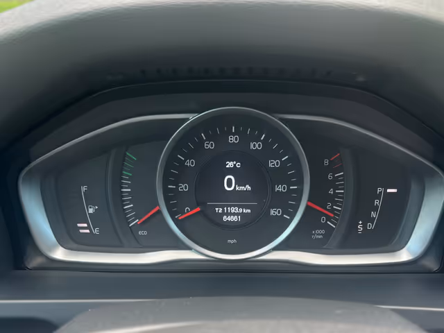 Volvo S60 - фото 2