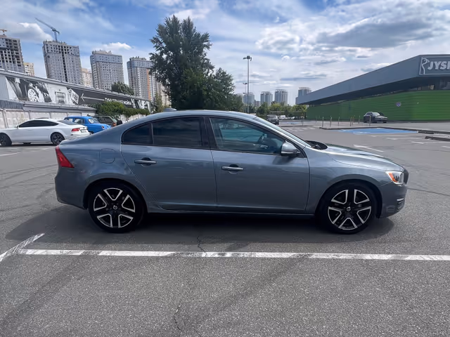 Volvo S60 - фото 4