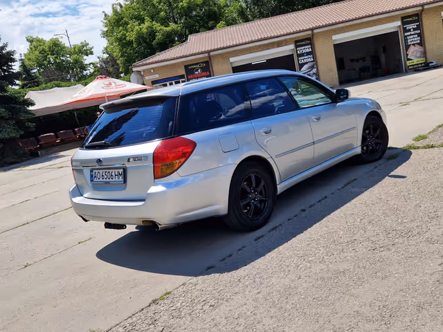 Subaru Legacy - фото 4
