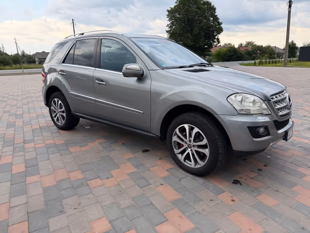 Mercedes-Benz M-Класс - фото 1