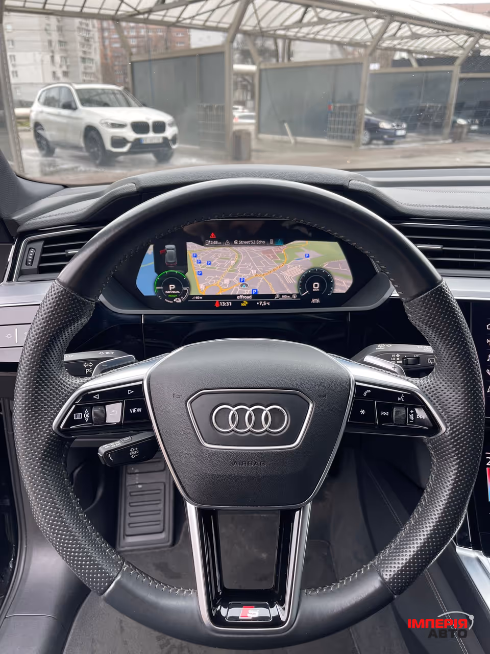 Audi e-tron - фото 8