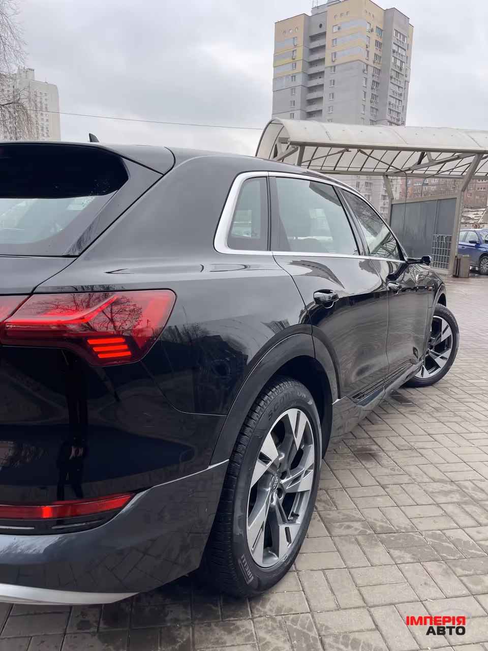 Audi e-tron - фото 3