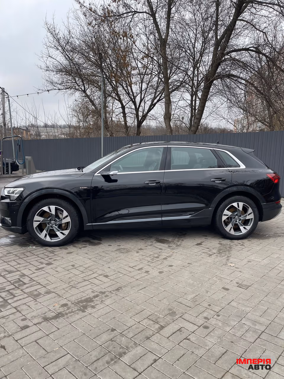 Audi e-tron - фото 7