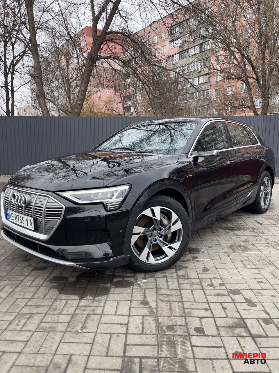 Audi e-tron - фото 1