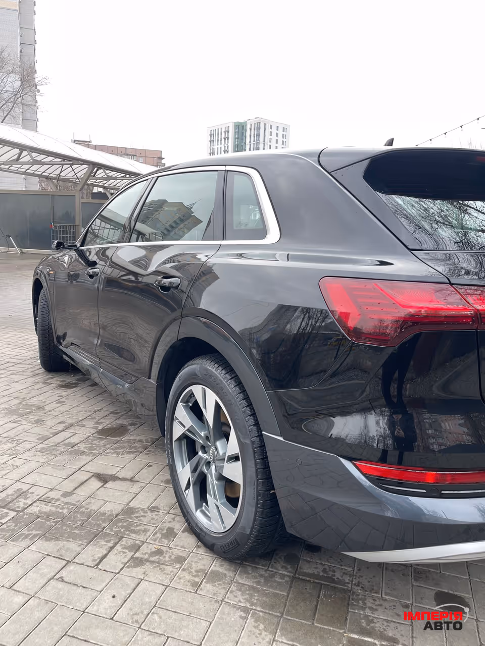 Audi e-tron - фото 4