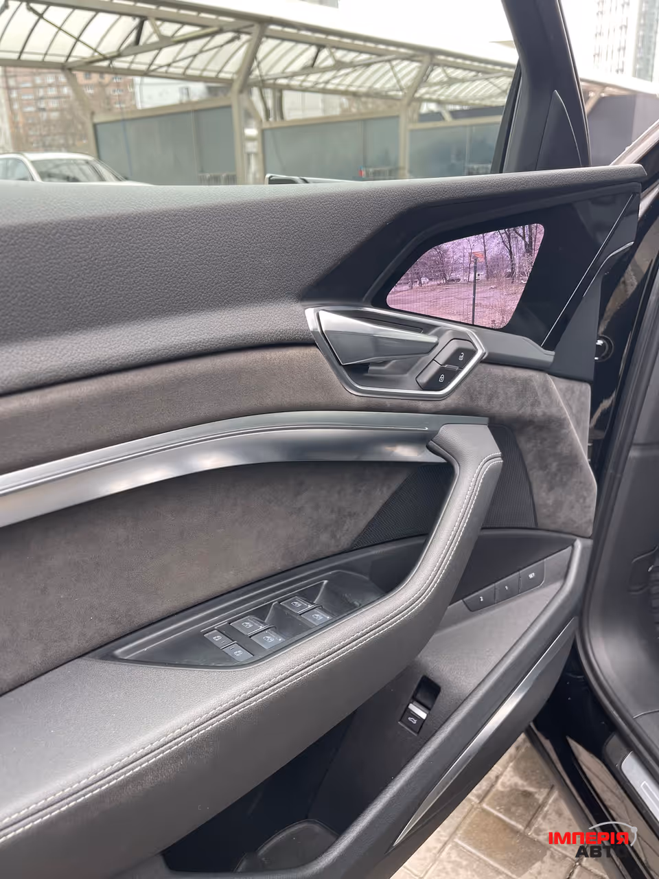 Audi e-tron - фото 10