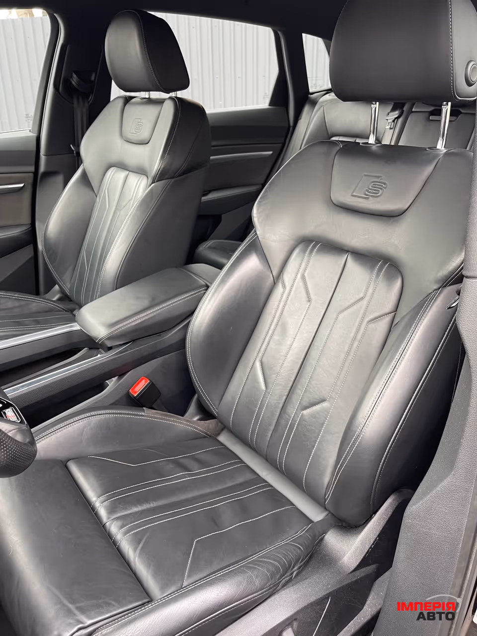 Audi e-tron - фото 12