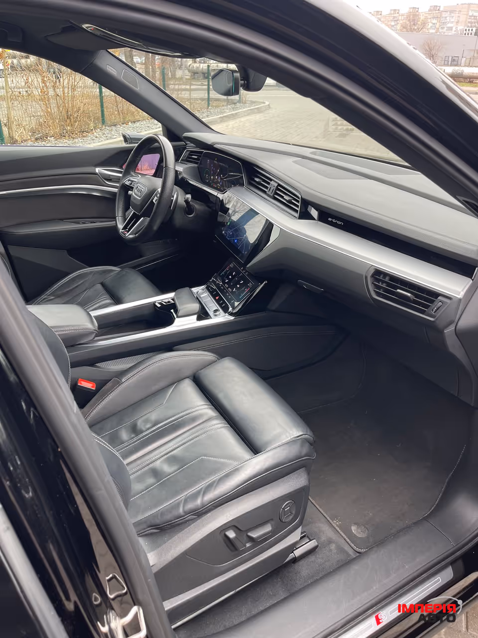 Audi e-tron - фото 30