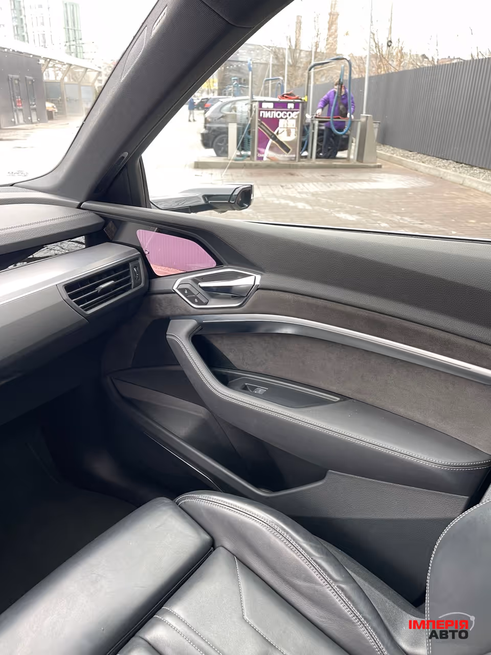 Audi e-tron - фото 15
