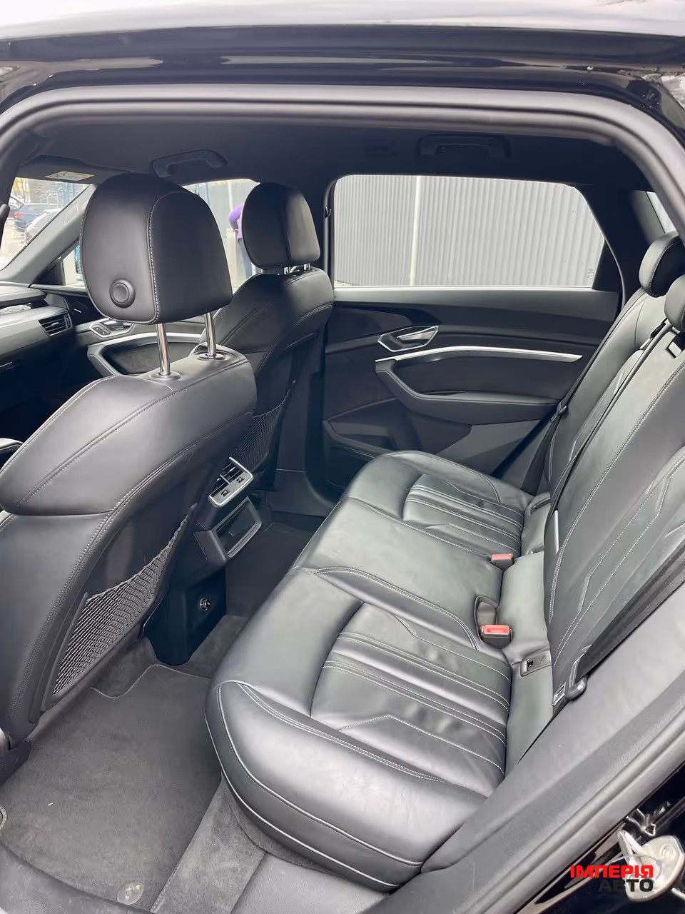 Audi e-tron - фото 22