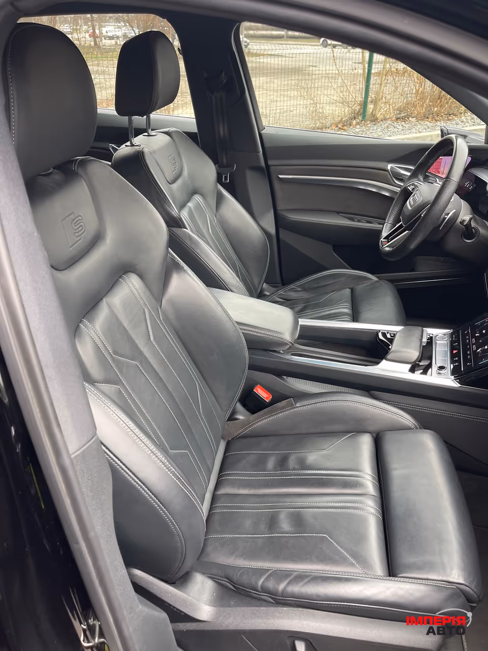 Audi e-tron - фото 31