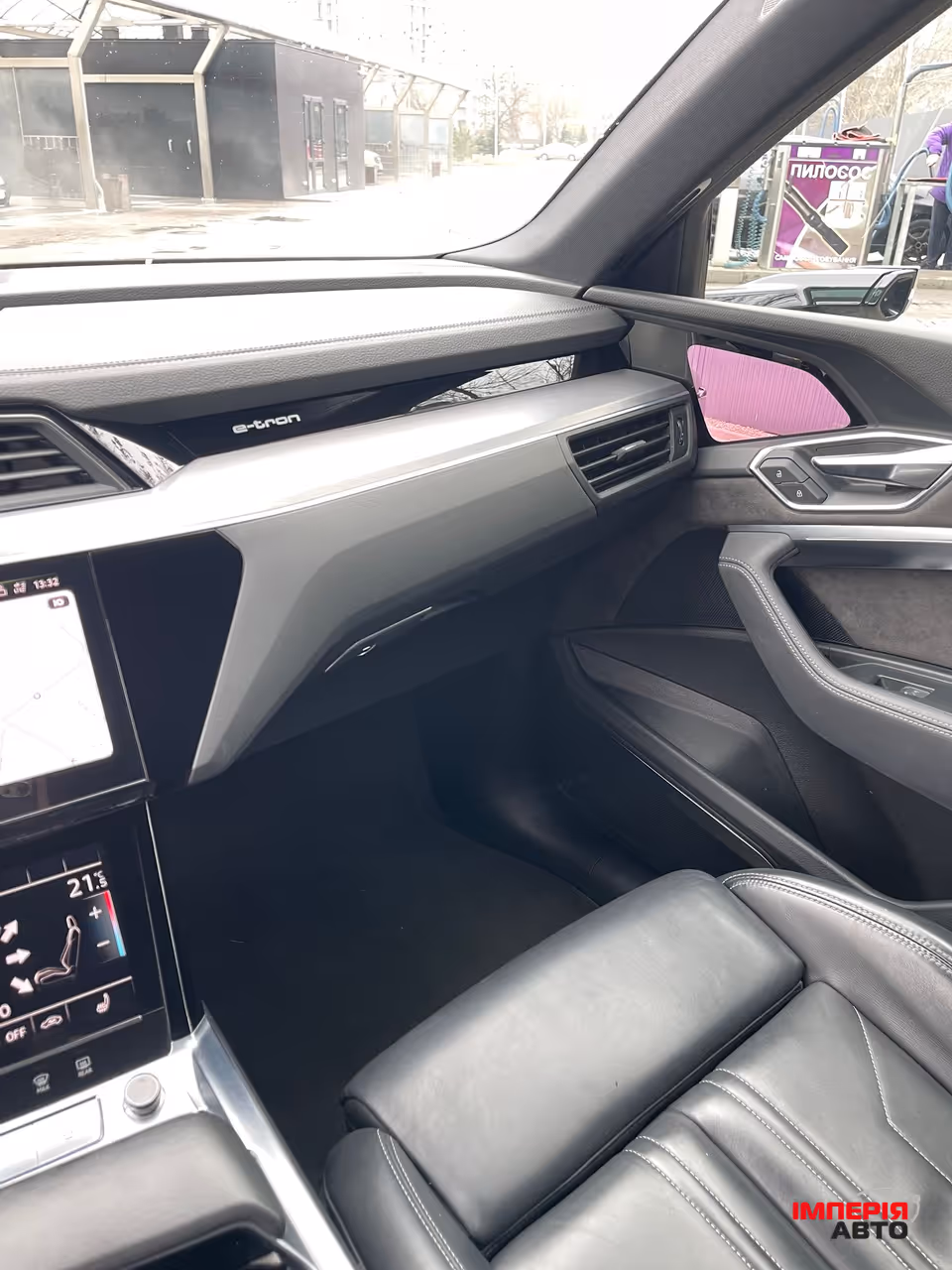 Audi e-tron - фото 16