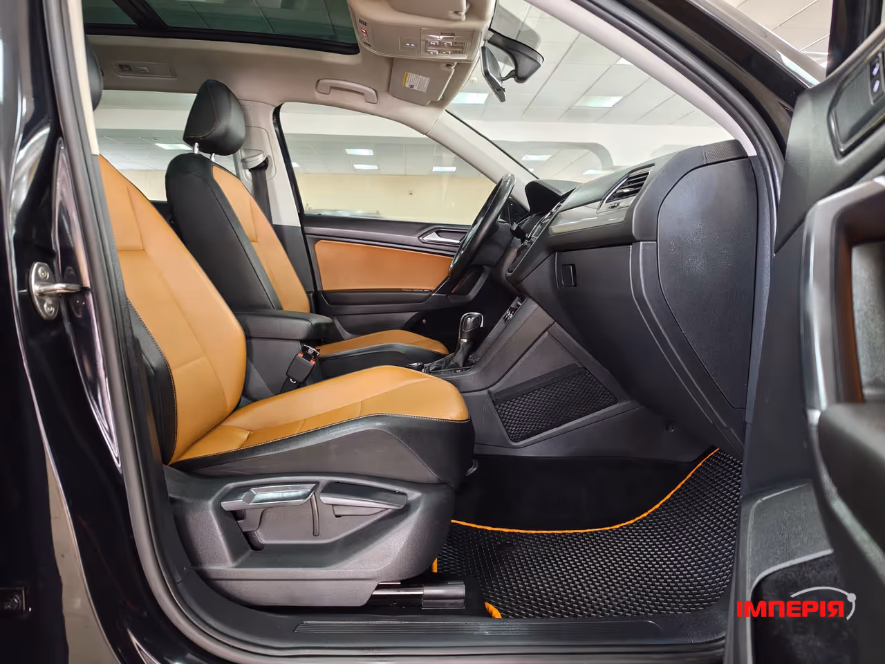 Volkswagen Tiguan - фото 5