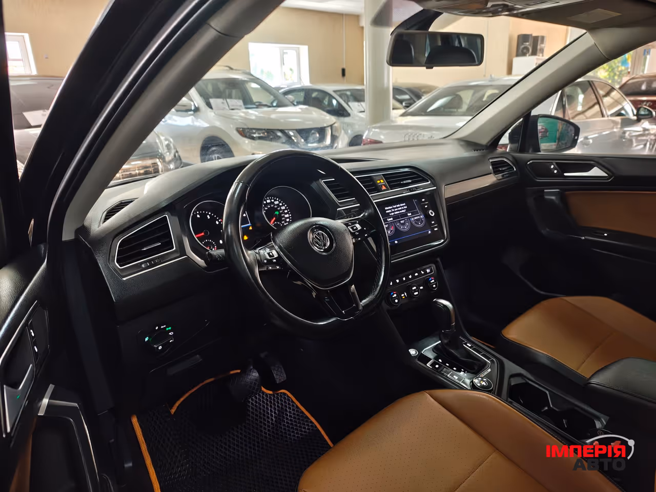 Volkswagen Tiguan - фото 7