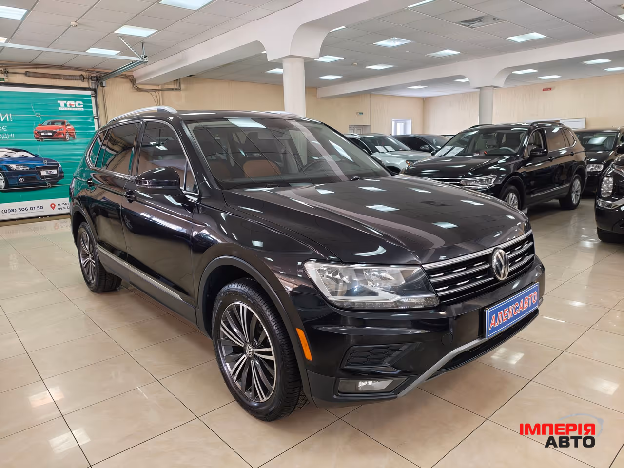 Volkswagen Tiguan - фото 4
