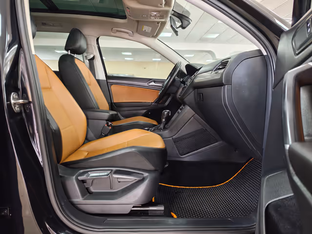 Volkswagen Tiguan - фото 5