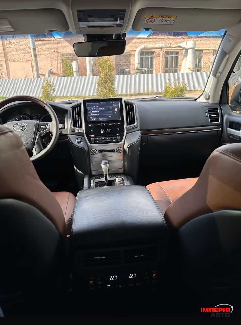 Toyota Land Cruiser - фото 2
