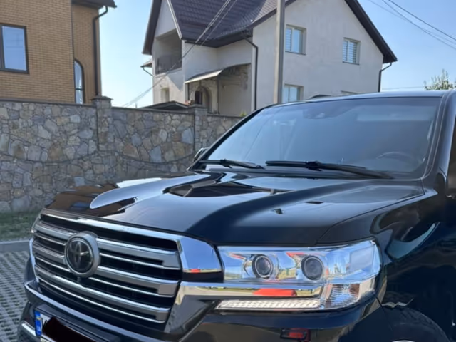 Toyota Land Cruiser - фото 1