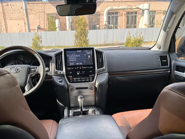 Toyota Land Cruiser - фото 2
