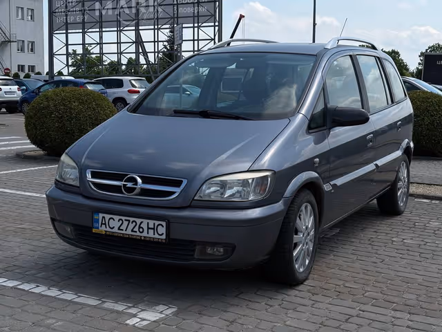 Opel Zafira - фото 5