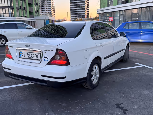 Chevrolet Evanda - фото 3
