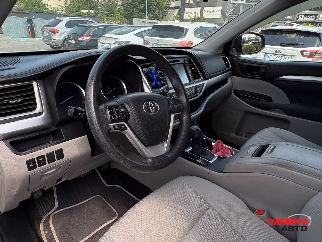 Toyota Highlander - фото 2