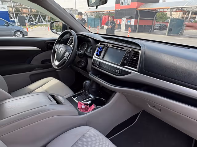 Toyota Highlander - фото 4