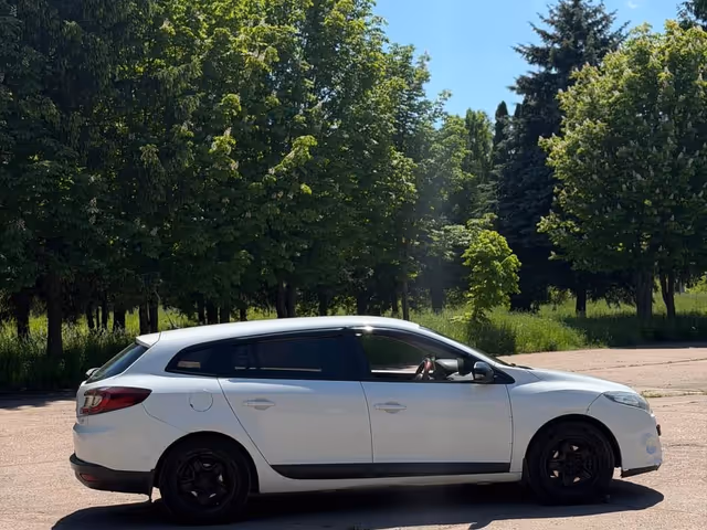 Renault Megane - фото 2