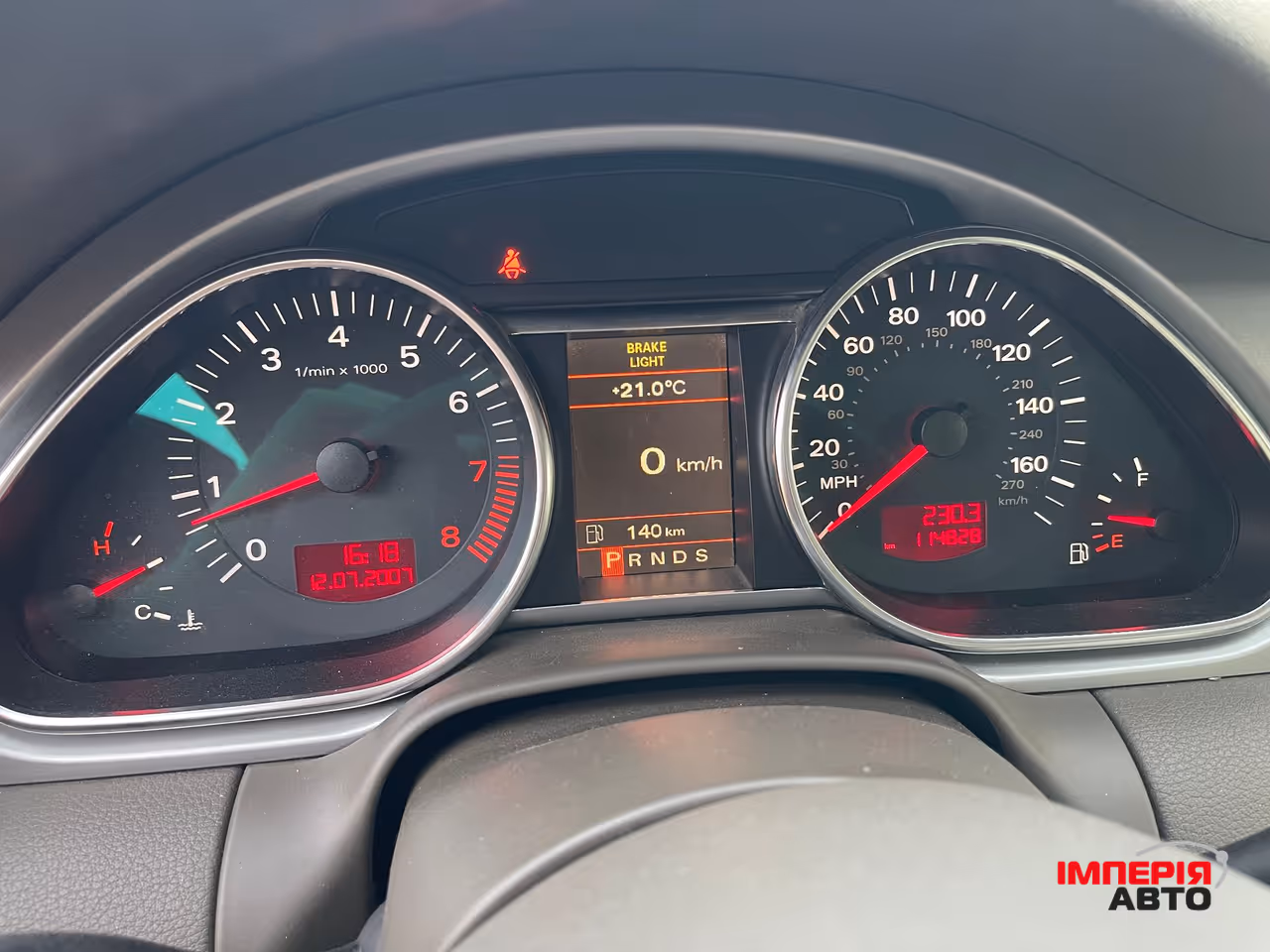 Audi Q7 - фото 8