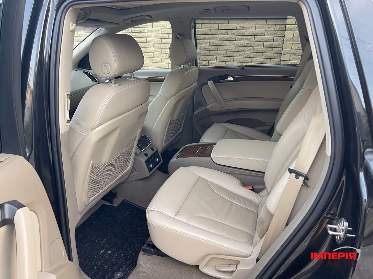 Audi Q7 - фото 10