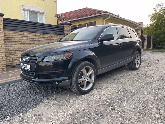 Audi Q7 - фото 3