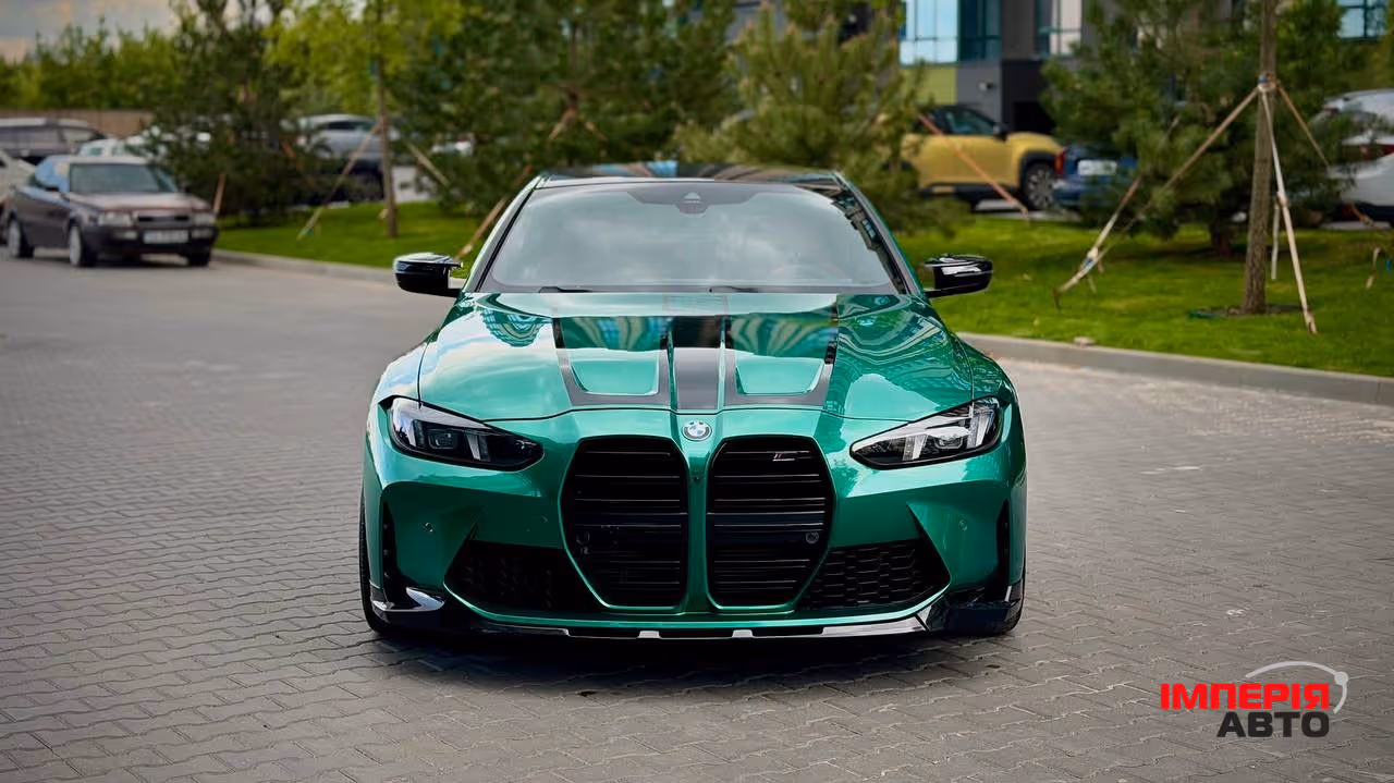 BMW M4 - фото 1