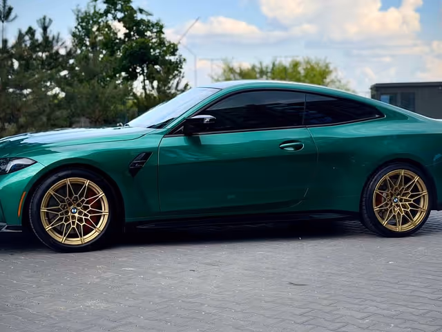 BMW M4 - фото 3