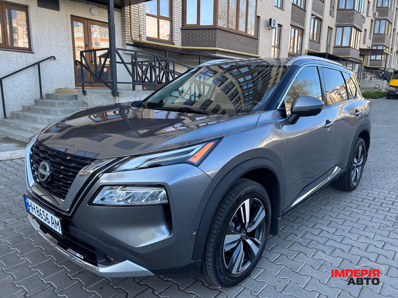 Nissan Rogue - фото 1