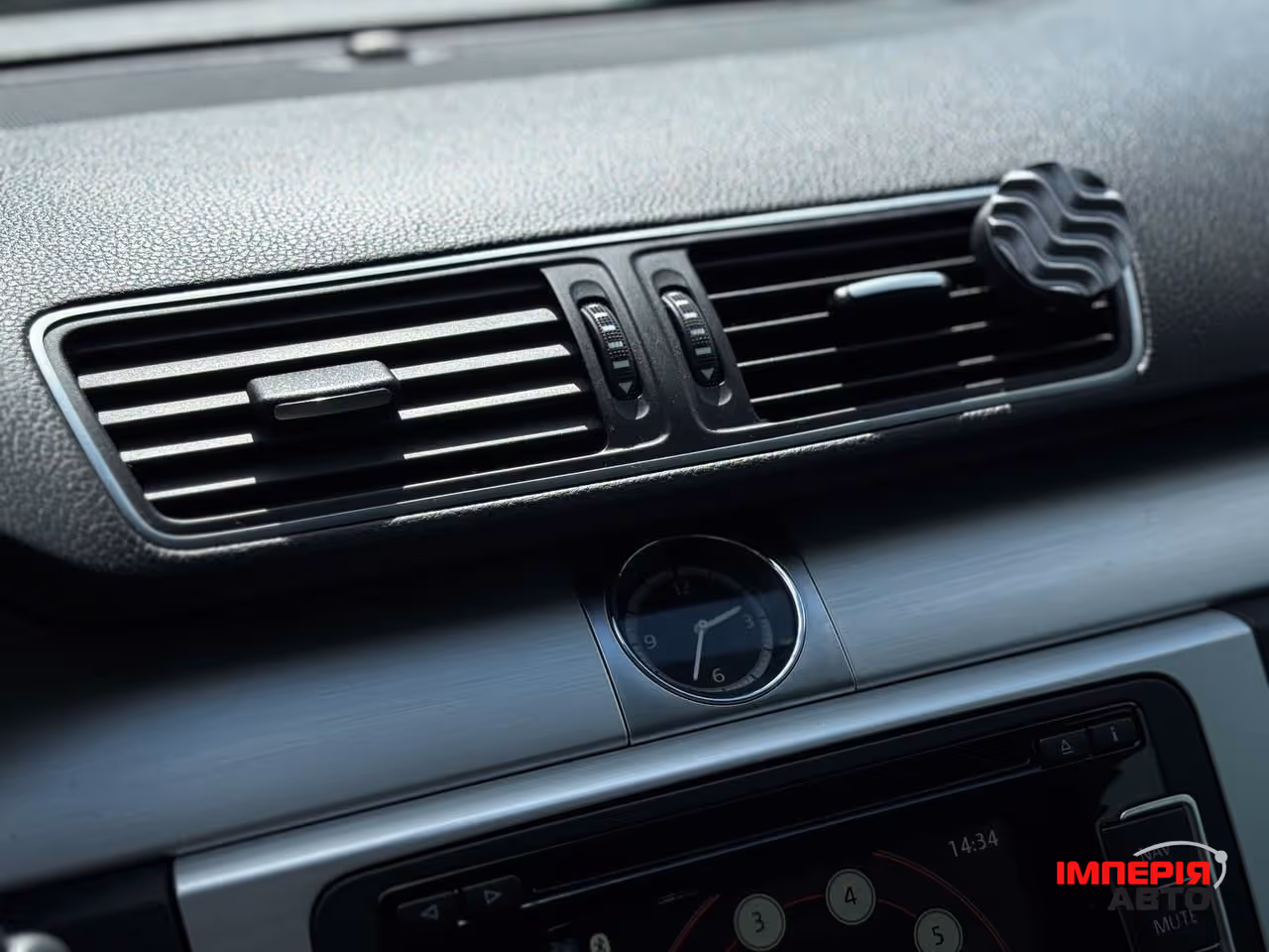 Volkswagen Passat CC - фото 13