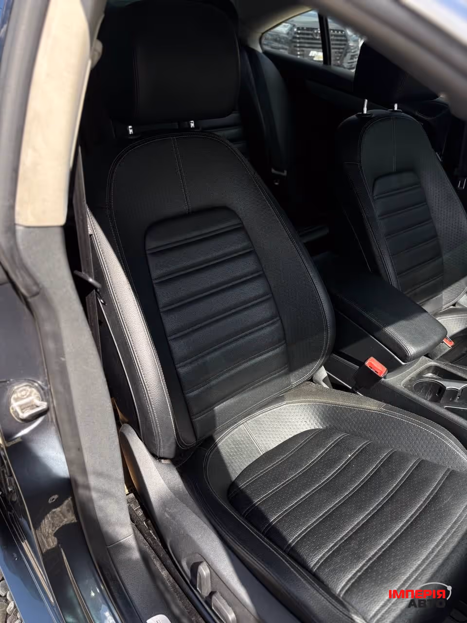 Volkswagen Passat CC - фото 12