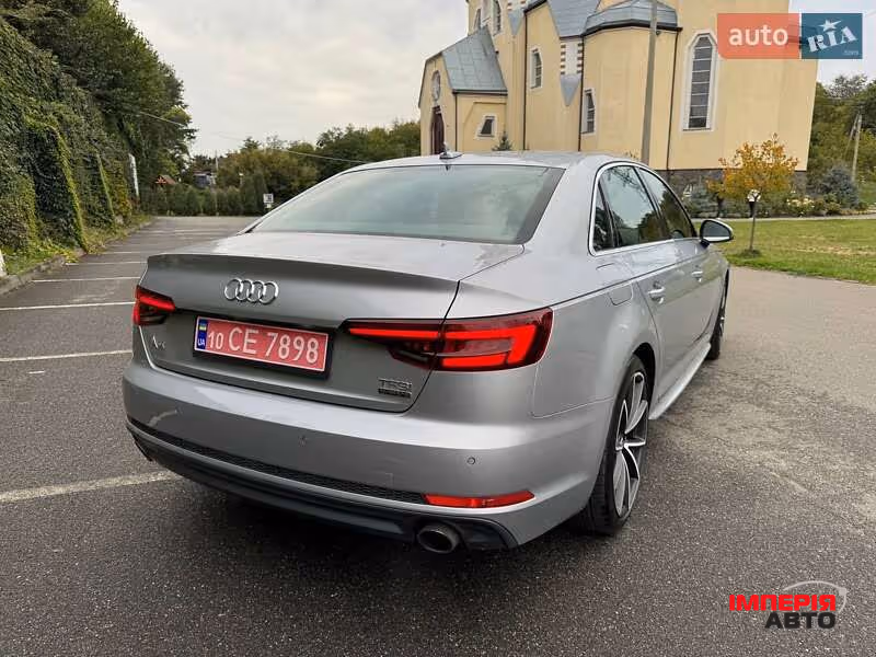 Audi A4 - фото 16