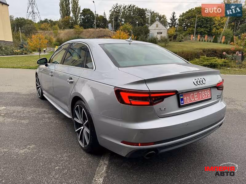 Audi A4 - фото 11